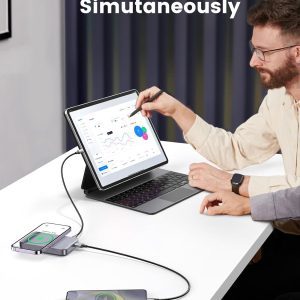Pin sạc dự phòng không dây UGREEN PB206 10000mAh có chân đỡ