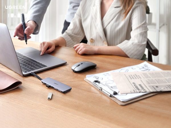 Hub chuyển đổi là giải pháp bàn làm việc gọn gàng 13 Hub chuyển đổi