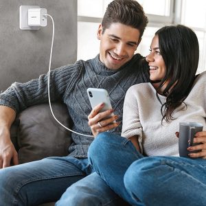 Củ sạc nhanh hai cổng 36W Ugreen 70263